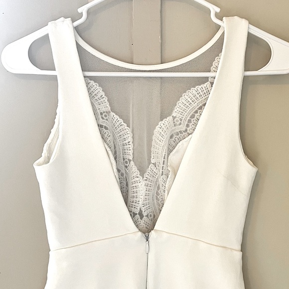 **LAST CHANCE** Lulu’s White Lace Bodycon Dress - Picture 2 of 5